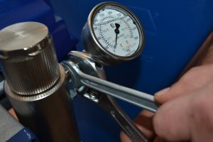 Demontage Manometereinheit für Anschluss Airlesshochdruckschlauch an Graco Mark V, Mark Vll und Mark X der Standard Serie